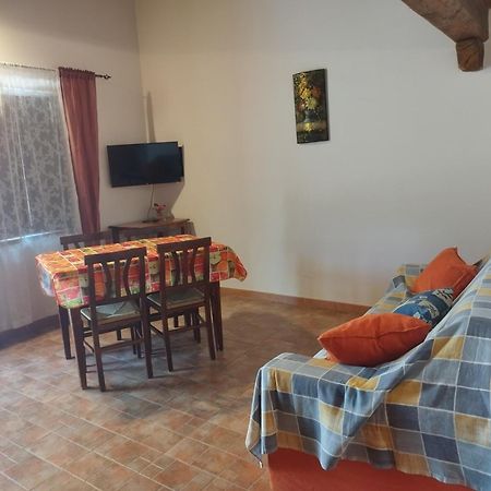 Agriturismo Le Cascine กาสเตล ดิ ตอรา ภายนอก รูปภาพ