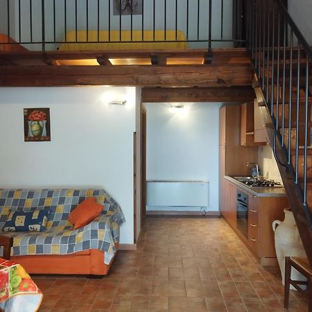 Agriturismo Le Cascine กาสเตล ดิ ตอรา ภายนอก รูปภาพ