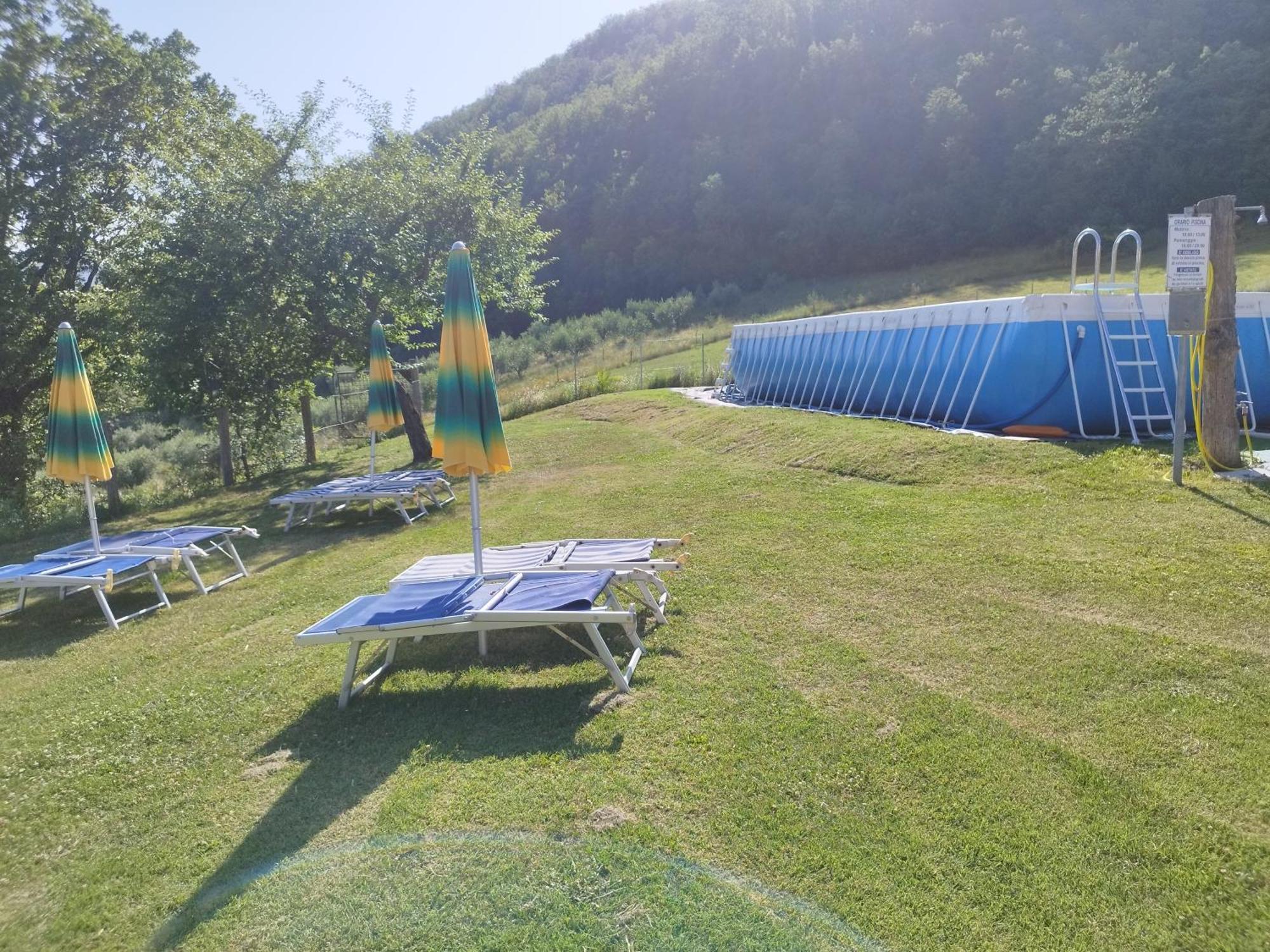 Agriturismo Le Cascine กาสเตล ดิ ตอรา ภายนอก รูปภาพ