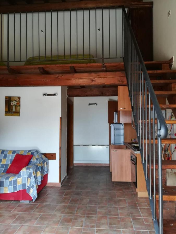 Agriturismo Le Cascine กาสเตล ดิ ตอรา ภายนอก รูปภาพ