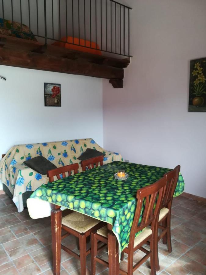 Agriturismo Le Cascine กาสเตล ดิ ตอรา ภายนอก รูปภาพ