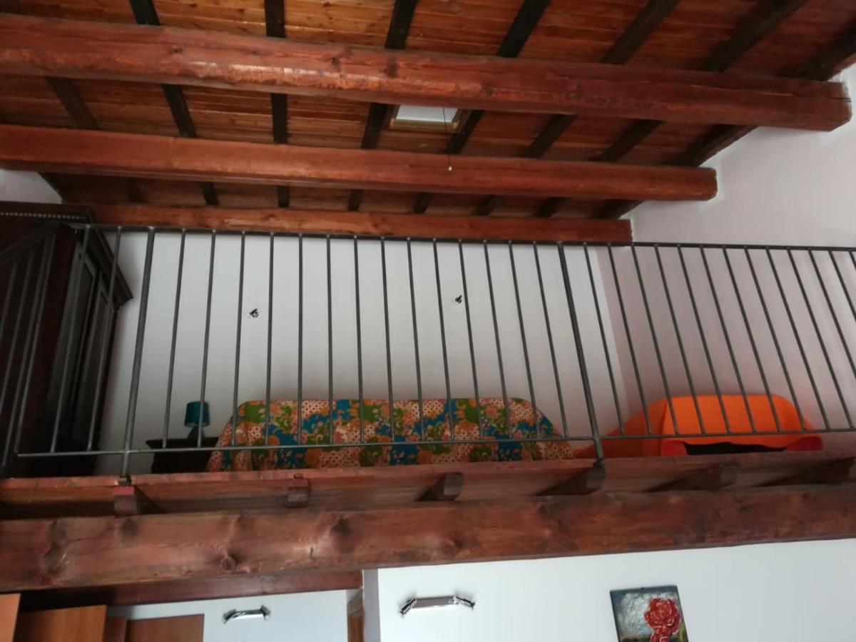 Agriturismo Le Cascine กาสเตล ดิ ตอรา ภายนอก รูปภาพ