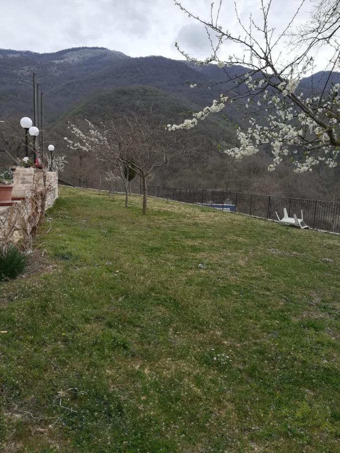 Agriturismo Le Cascine กาสเตล ดิ ตอรา ภายนอก รูปภาพ