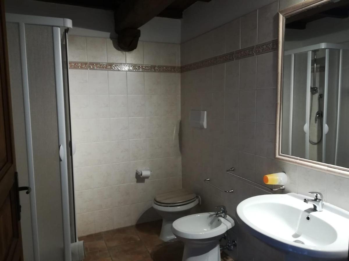 Agriturismo Le Cascine กาสเตล ดิ ตอรา ภายนอก รูปภาพ